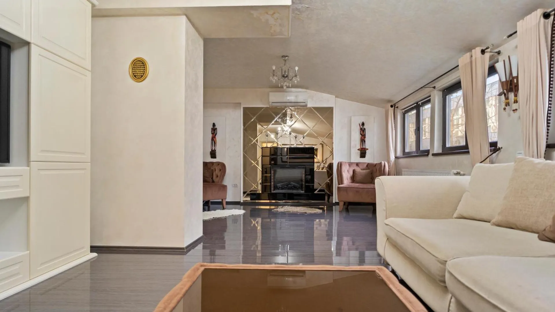 Apartment Classic Luxury At Bucharest Mall